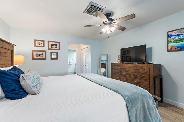 3881 SE Fairway W, Stuart, FL 34997