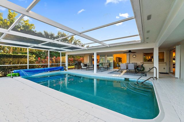 3881 SE Fairway W, Stuart, FL 34997