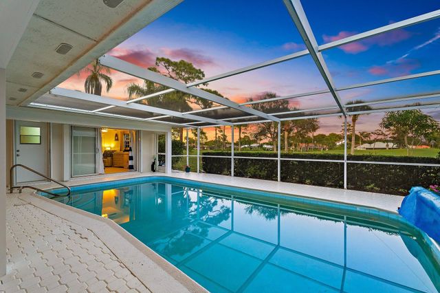 3881 SE Fairway W, Stuart, FL 34997