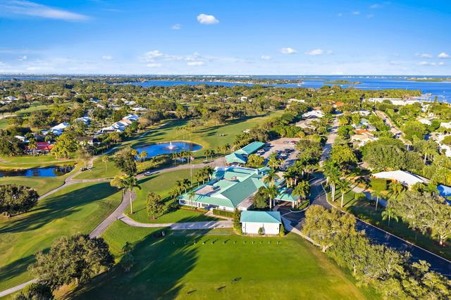 3881 SE Fairway W, Stuart, FL 34997