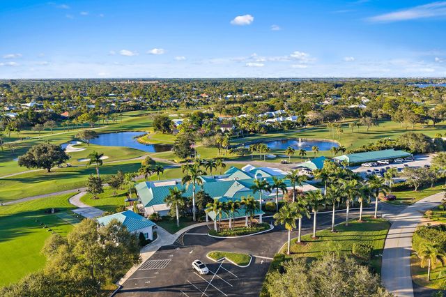 3881 SE Fairway W, Stuart, FL 34997