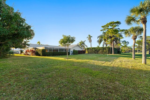 3881 SE Fairway W, Stuart, FL 34997