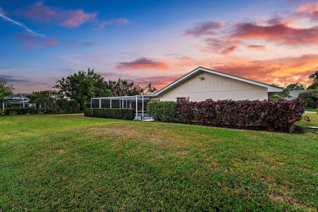 3881 SE Fairway W, Stuart, FL 34997