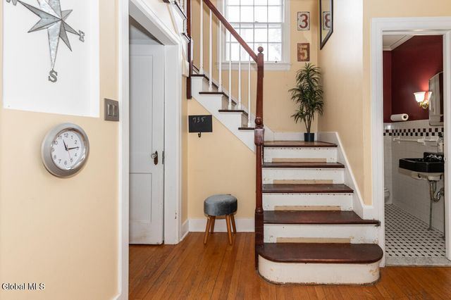 735 New Scotland Avenue, Albany, NY 12208