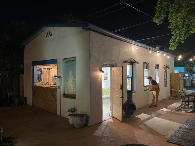 820 Kent Avenue NW, Albuquerque, NM 87102