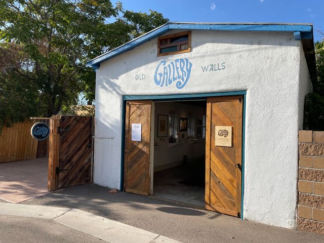 820 Kent Avenue NW, Albuquerque, NM 87102