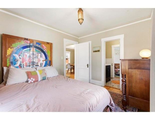820 Kent Avenue NW, Albuquerque, NM 87102