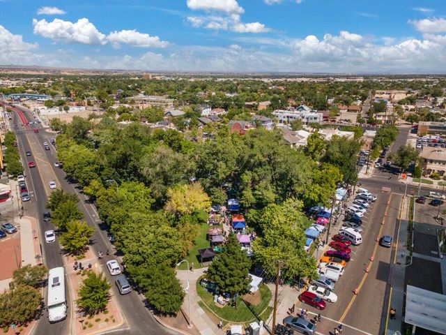 820 Kent Avenue NW, Albuquerque, NM 87102