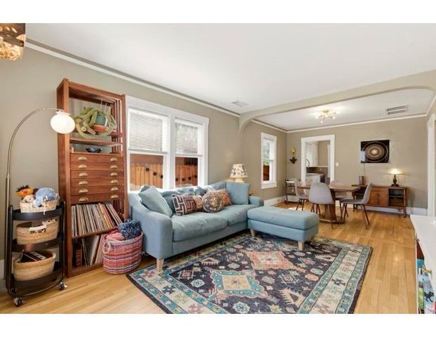 820 Kent Avenue NW, Albuquerque, NM 87102