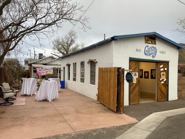 820 Kent Avenue NW, Albuquerque, NM 87102
