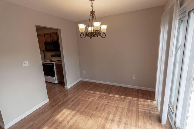 2304 MARICOPA DR, Columbia, MO 65201