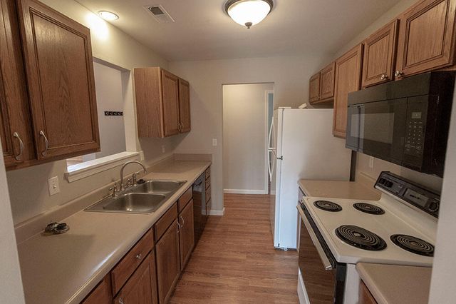 2304 MARICOPA DR, Columbia, MO 65201