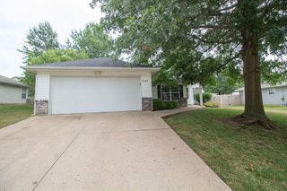 2304 MARICOPA DR, Columbia, MO 65201