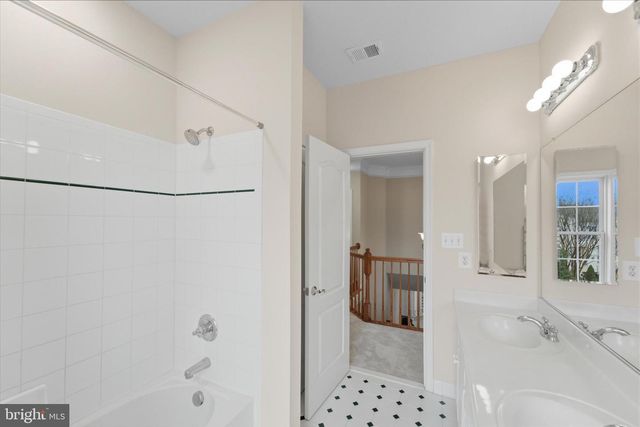 42951 CLOVERLEAF CT, Broadlands, VA 20148