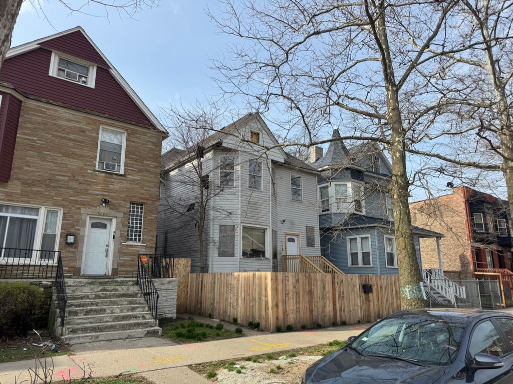 Image 3 of property listing at 2459 E 74th Street, Chicago, IL 60649