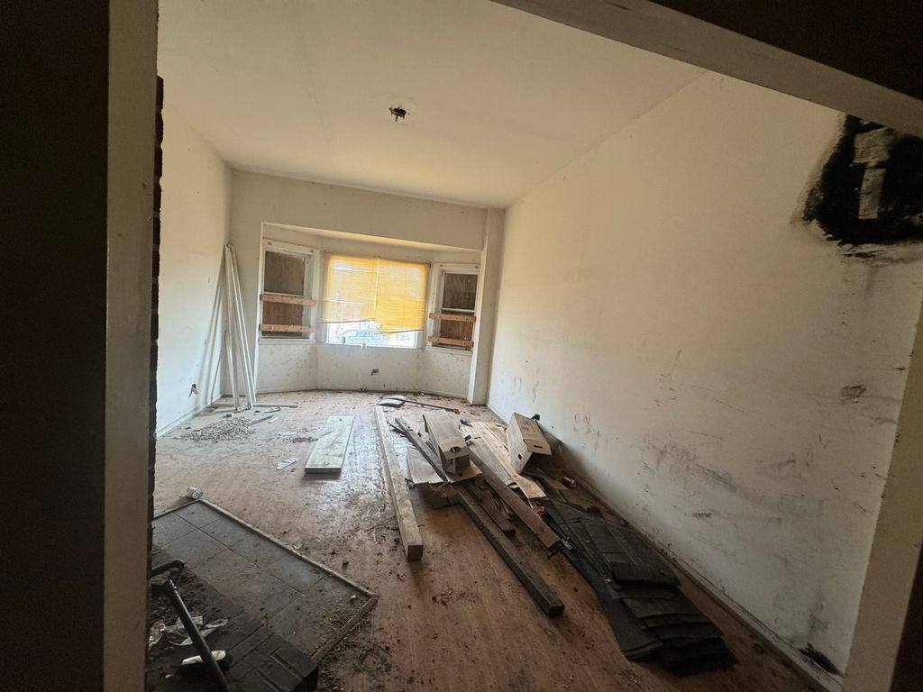 Image 8 of property listing at 2459 E 74th Street, Chicago, IL 60649