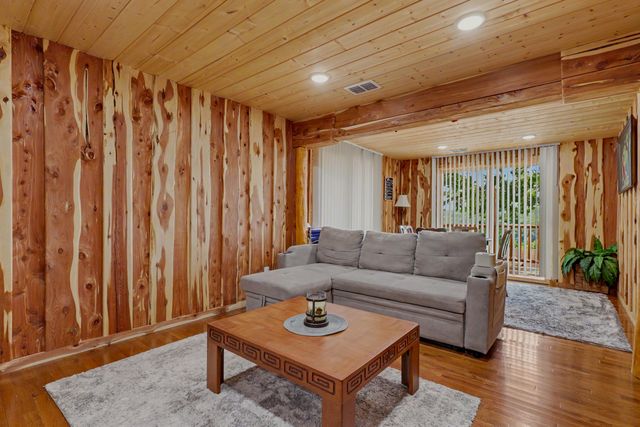 156 Lakeridge Road, Rockaway Beach, MO 65740