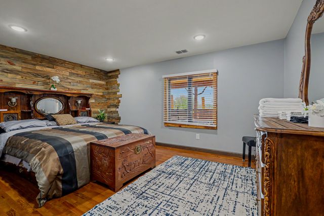 156 Lakeridge Road, Rockaway Beach, MO 65740