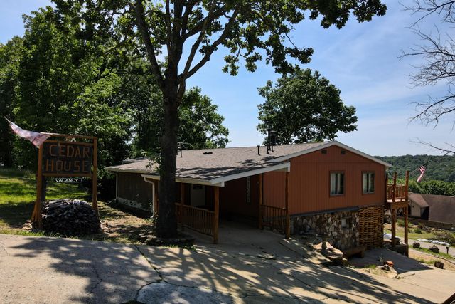 156 Lakeridge Road, Rockaway Beach, MO 65740