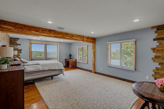 156 Lakeridge Road, Rockaway Beach, MO 65740