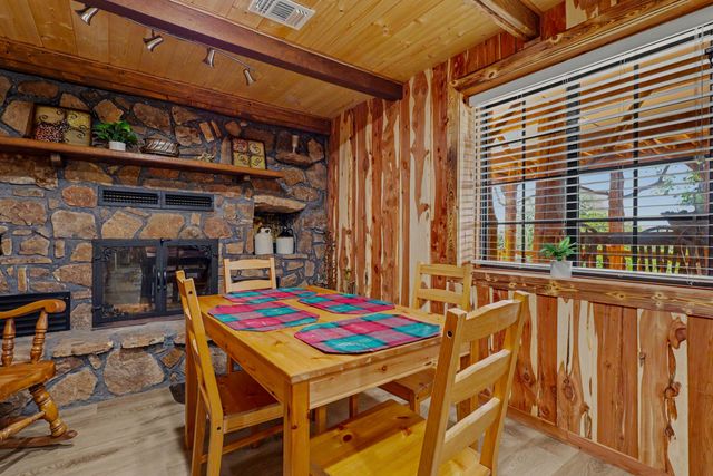 156 Lakeridge Road, Rockaway Beach, MO 65740