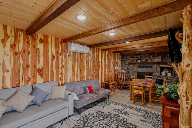 156 Lakeridge Road, Rockaway Beach, MO 65740