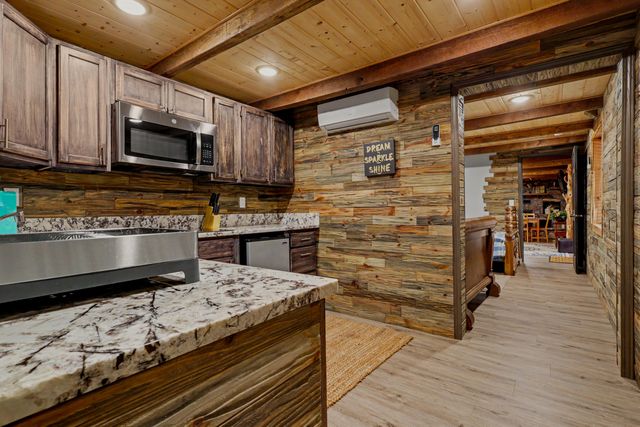 156 Lakeridge Road, Rockaway Beach, MO 65740