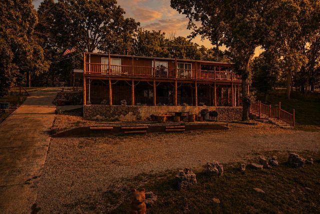 156 Lakeridge Road, Rockaway Beach, MO 65740