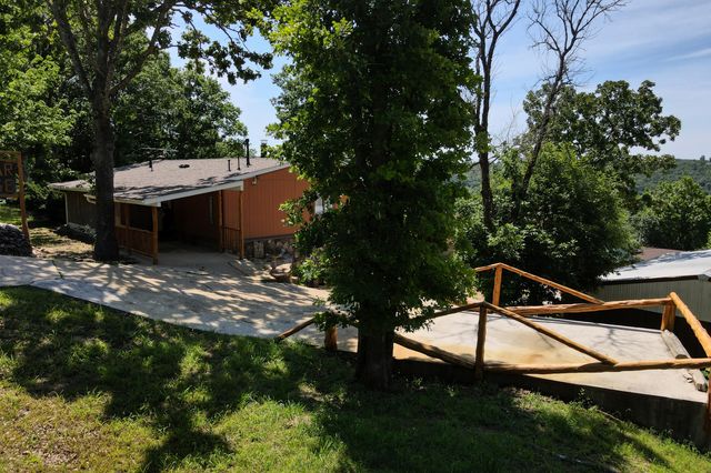 156 Lakeridge Road, Rockaway Beach, MO 65740