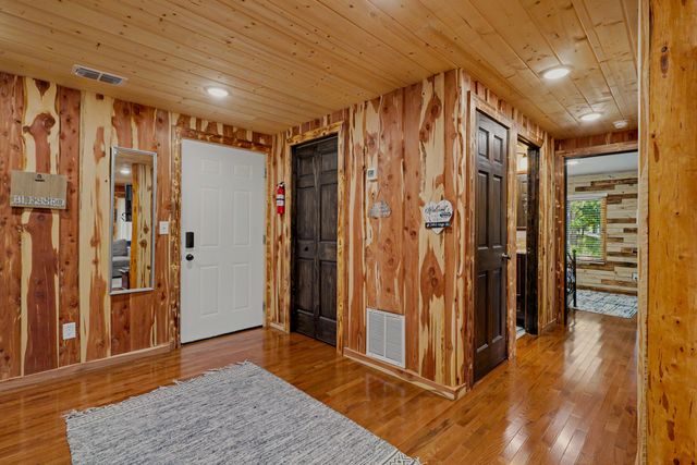 156 Lakeridge Road, Rockaway Beach, MO 65740