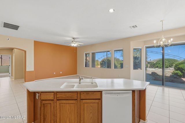 1858 W Vía Del Recodo, Green Valley, AZ 85622
