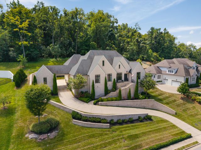 1027 Stockett Dr, Nashville, TN 37221