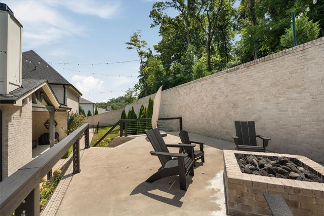 1027 Stockett Dr, Nashville, TN 37221