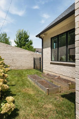 1027 Stockett Dr, Nashville, TN 37221
