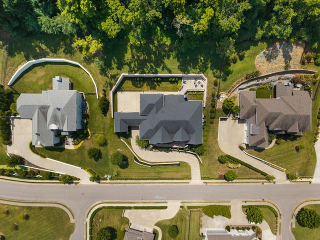 1027 Stockett Dr, Nashville, TN 37221