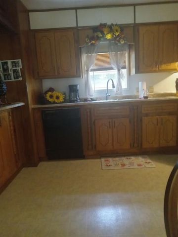 539 Dd Highway, Warrensburg, MO 64093