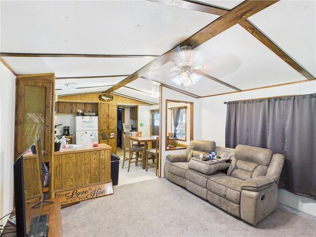 539 Dd Highway, Warrensburg, MO 64093