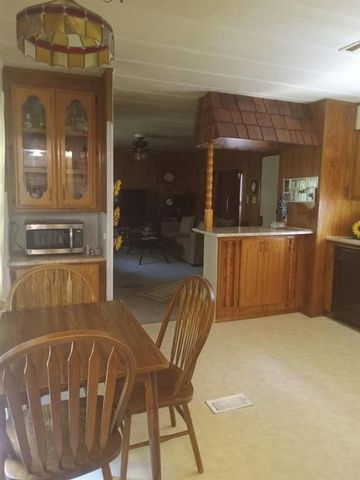 539 Dd Highway, Warrensburg, MO 64093