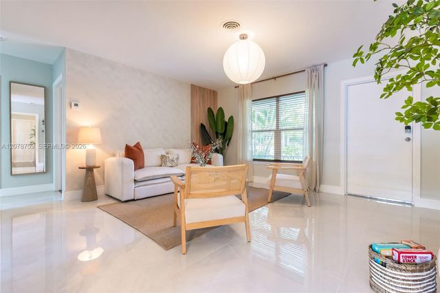 200 SE 19th Street, Fort Lauderdale, FL 33316
