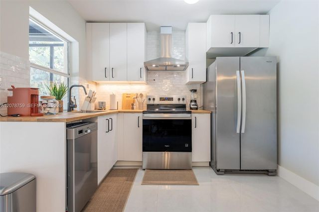 200 SE 19th Street, Fort Lauderdale, FL 33316