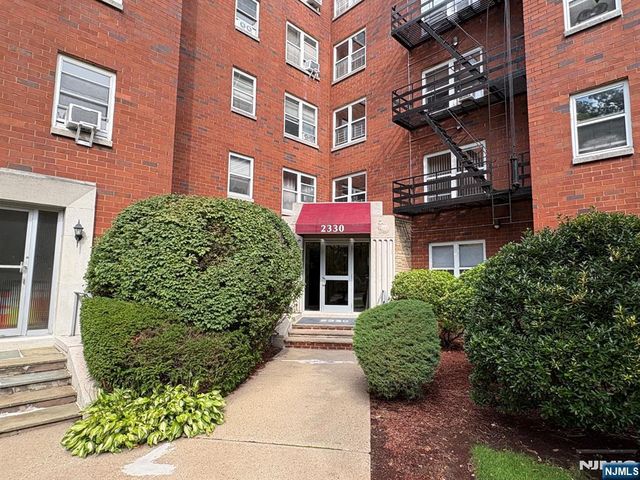 2330 Linwood Avenue 4F, Fort Lee, NJ 07024