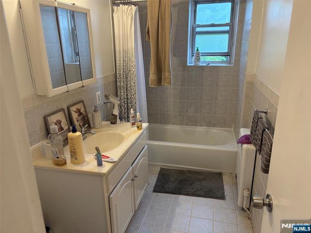 2330 Linwood Avenue 4F, Fort Lee, NJ 07024
