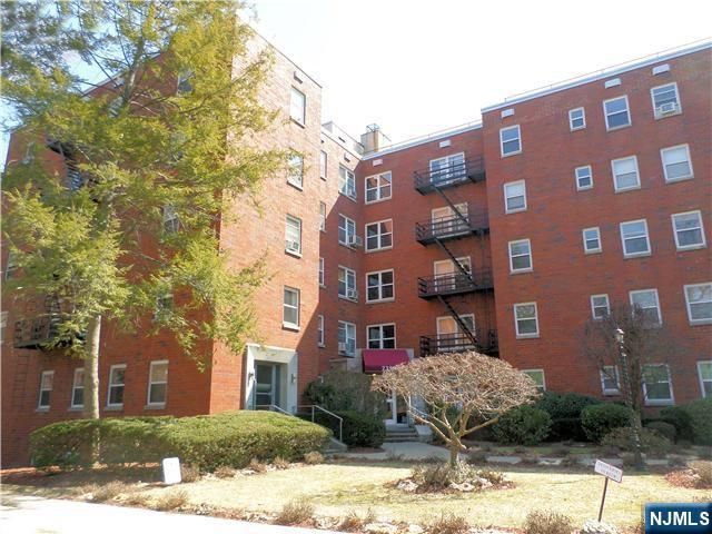 2330 Linwood Avenue 4F, Fort Lee, NJ 07024