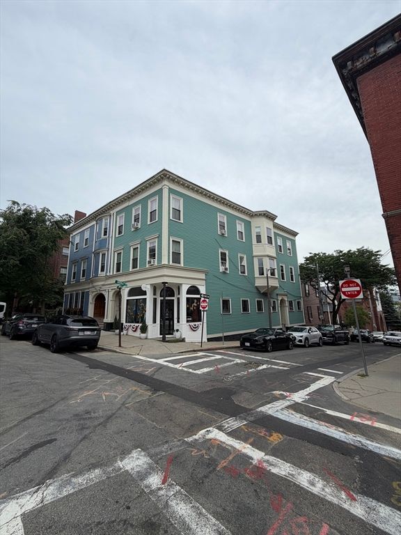 54 High St, Boston, MA 02129