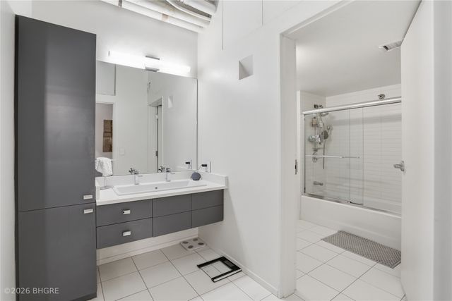 111 10th Street 310, Des Moines, IA 50309