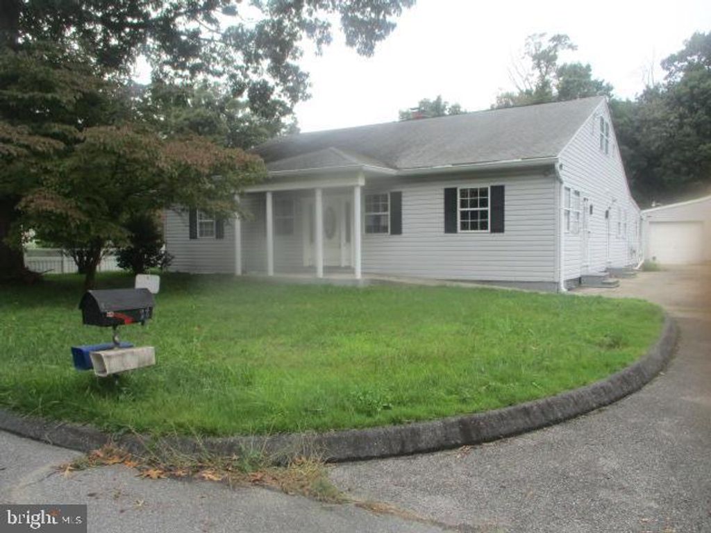 22 LUKE DR, Pasadena, MD 21122
