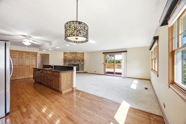2122 Sherborn Lane, Schaumburg, IL 60193