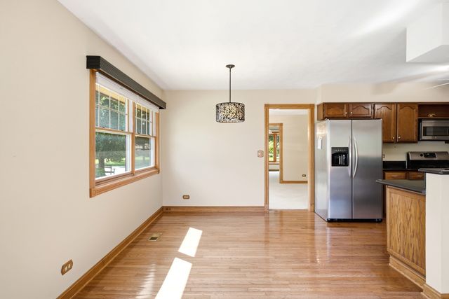 2122 Sherborn Lane, Schaumburg, IL 60193