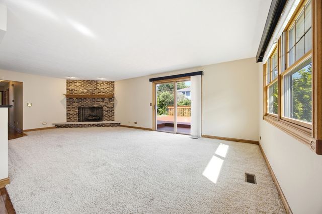 2122 Sherborn Lane, Schaumburg, IL 60193