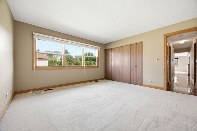 2122 Sherborn Lane, Schaumburg, IL 60193